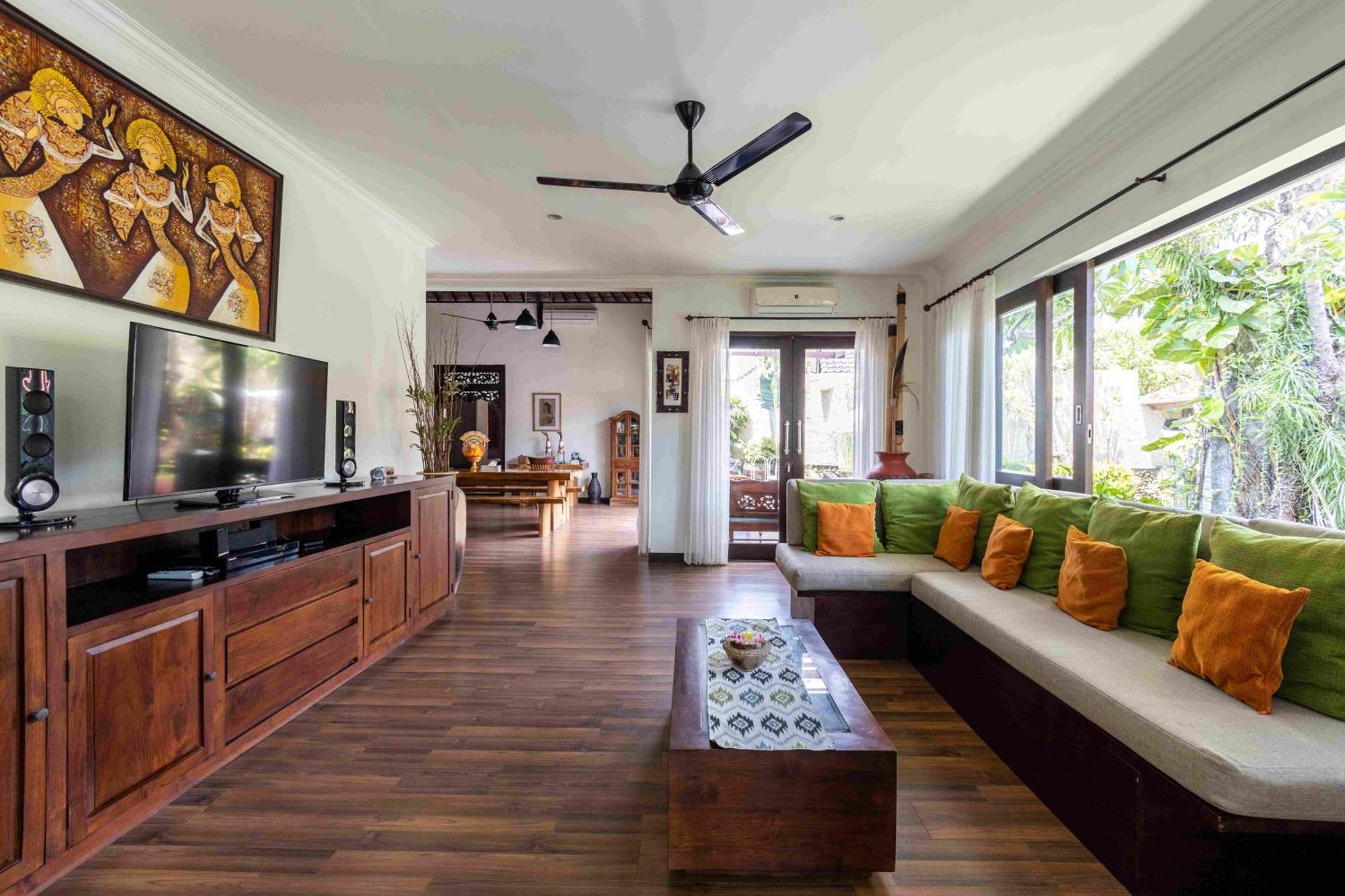 Villa Nesanur - Comfortable & Spacious Beachside Sanur エクステリア 写真