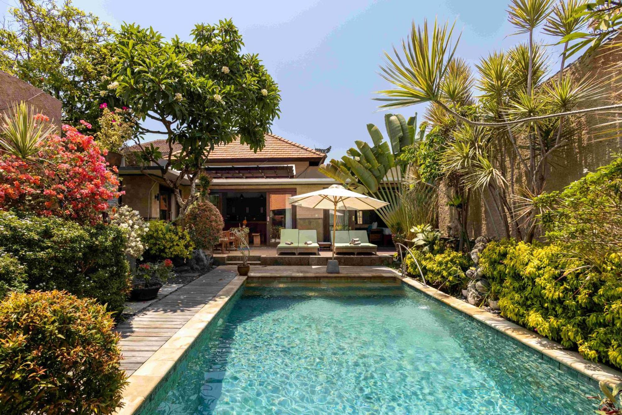 Villa Nesanur - Comfortable & Spacious Beachside Sanur エクステリア 写真
